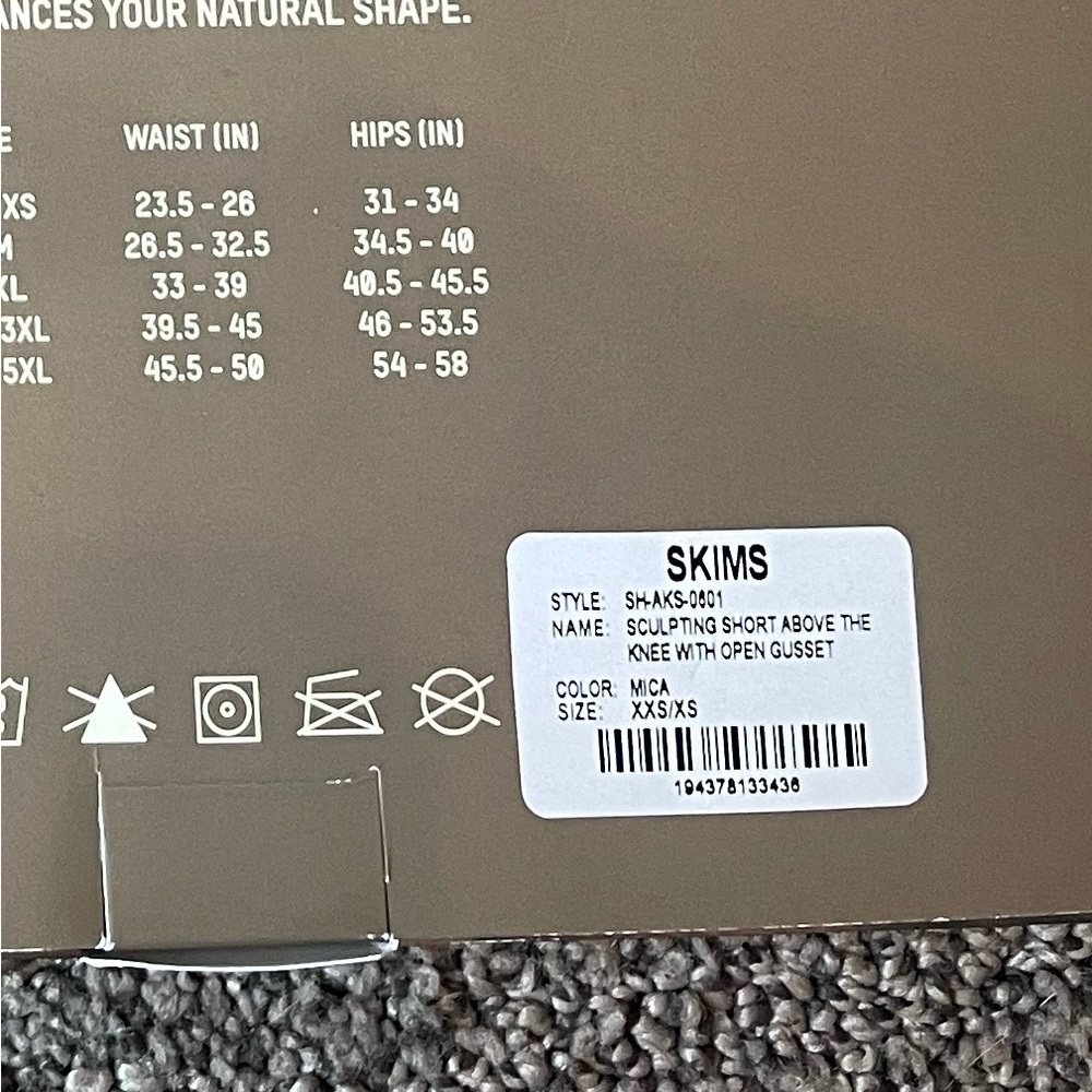 Skims - Picture 3 of 3